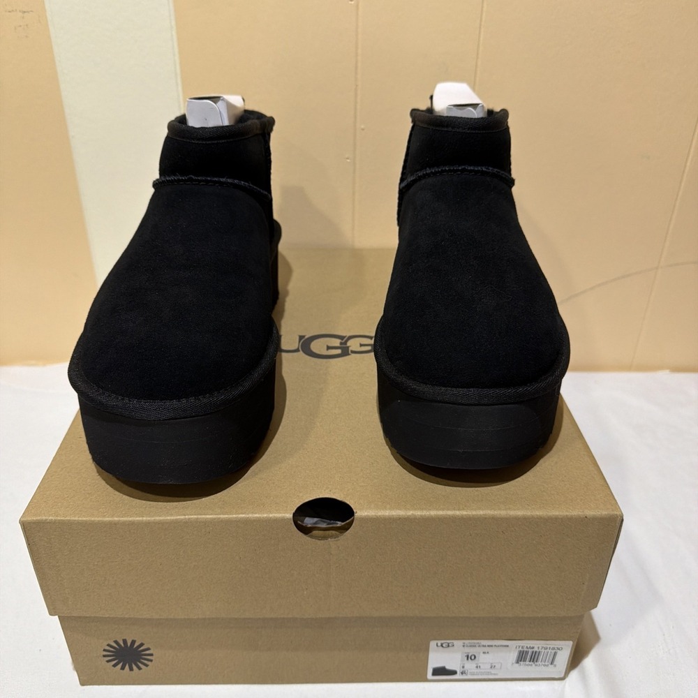UGG Classic Ultra Mini Platform Women's Boot Black Size 10 NIB Authentic